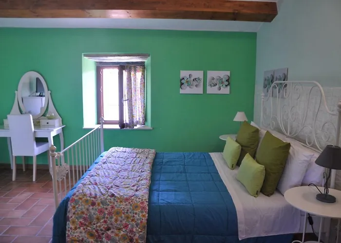 Dimora Paolina 3* Baschi